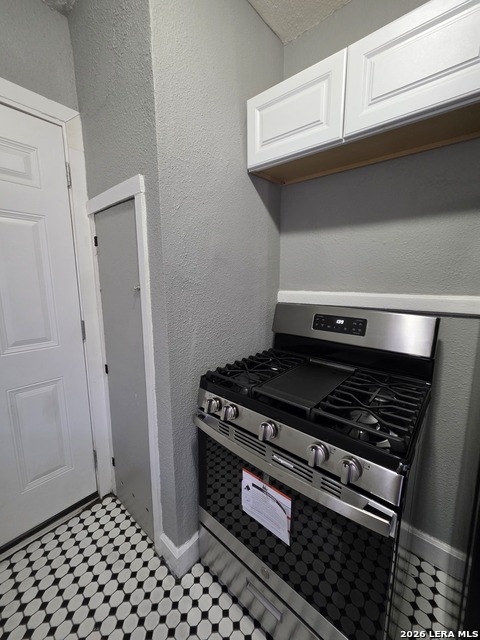 Image 6 of 16 For 930 Grayson E 2