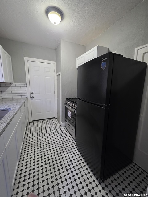 Image 8 of 16 For 930 Grayson E 2