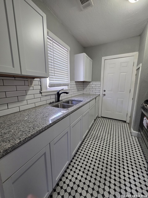 Image 9 of 16 For 930 Grayson E 2