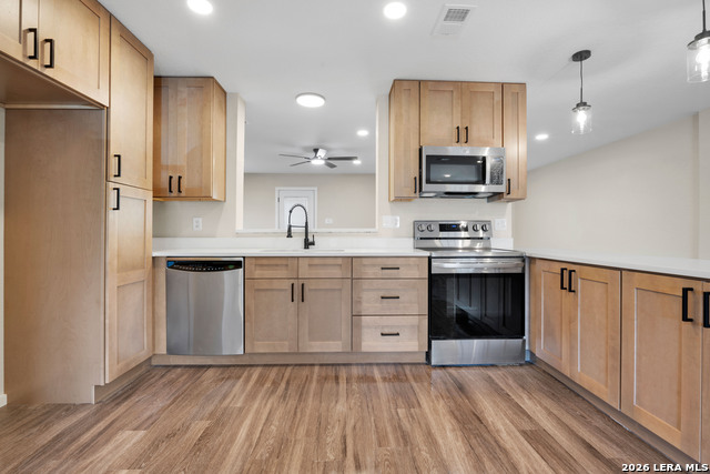 Image 10 of 23 For 3615 Electra