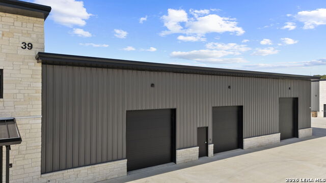 Image 17 of 96 For 39 Truss  