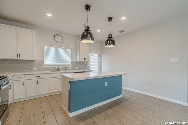 Image 21 of 30 For 2063 Cowan  