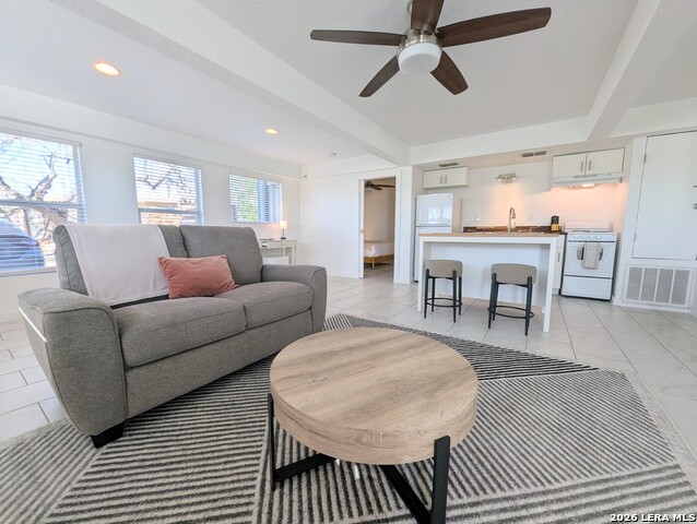 Image 4 of 23 For 101 Aribe Dr.  1