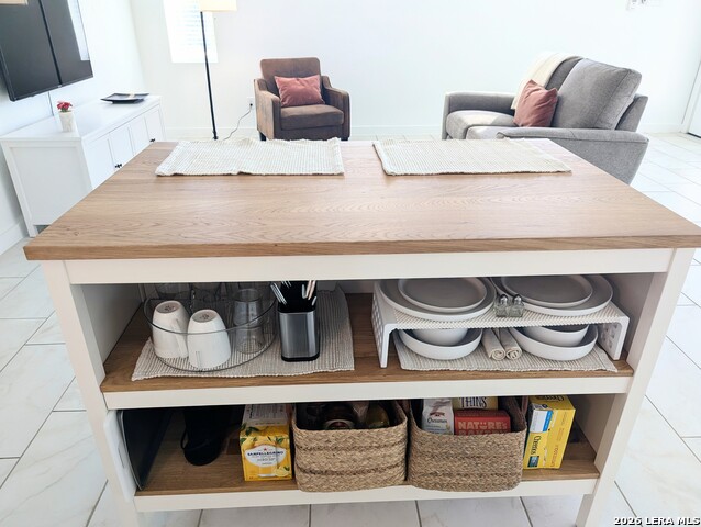 Image 6 of 23 For 101 Aribe Dr.  1