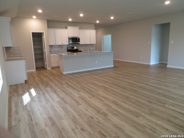 Image 17 of 26 For 554 Blue Stem Rd