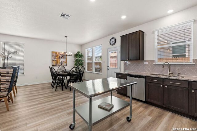 Image 12 of 33 For 14839 Vance Jackson  Unit 1101