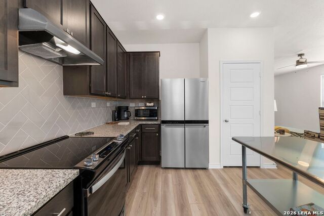 Image 13 of 33 For 14839 Vance Jackson  Unit 1101