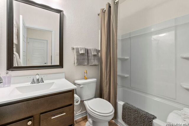 Image 15 of 33 For 14839 Vance Jackson  Unit 1101