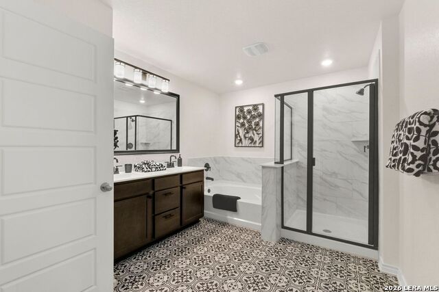 Image 27 of 33 For 14839 Vance Jackson  Unit 1101