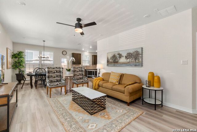 Image 5 of 33 For 14839 Vance Jackson  Unit 1101