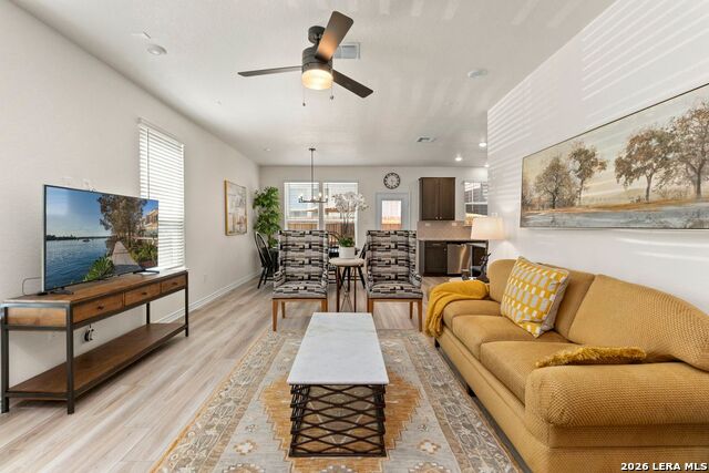 Image 7 of 33 For 14839 Vance Jackson  Unit 1101