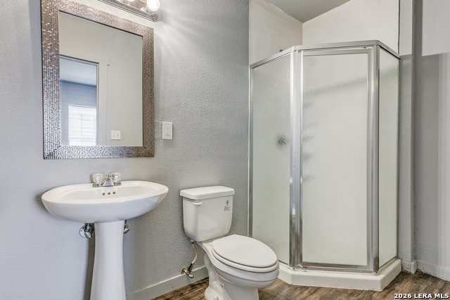 Image 13 of 22 For 1526 Burnet  