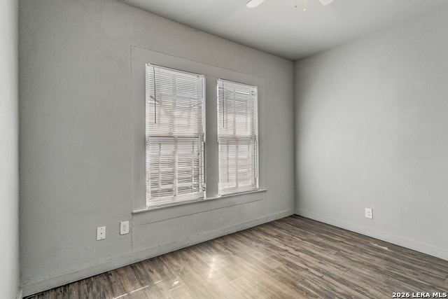 Image 15 of 22 For 1526 Burnet  