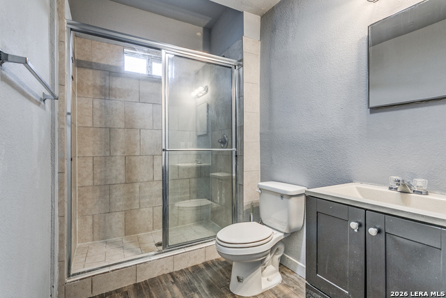 Image 17 of 22 For 1526 Burnet  