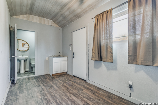 Image 19 of 22 For 1526 Burnet  