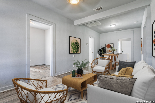 Image 6 of 22 For 1526 Burnet  