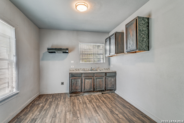 Image 9 of 22 For 1526 Burnet  