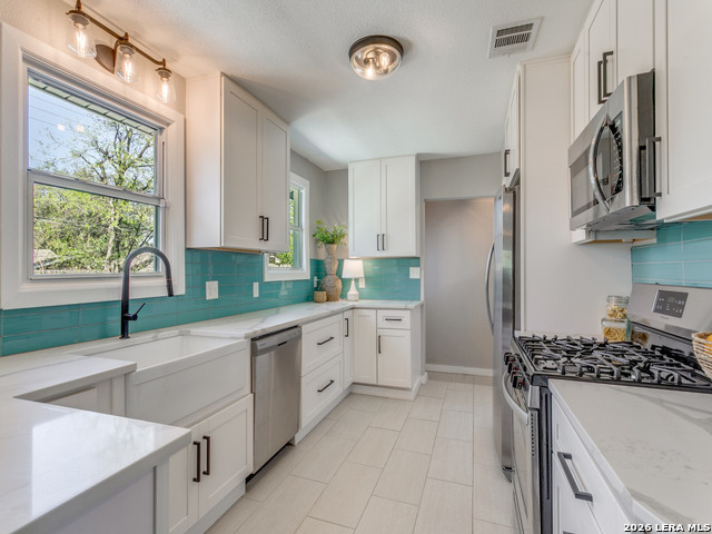 Image 12 of 24 For 611 Greenwich Blvd