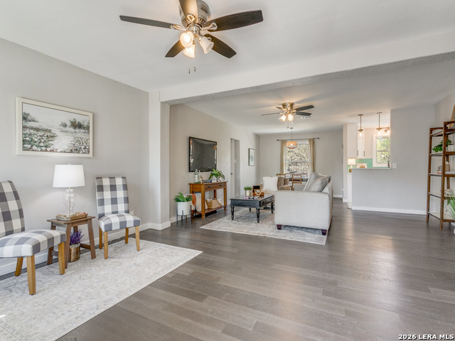 Image 4 of 24 For 611 Greenwich Blvd