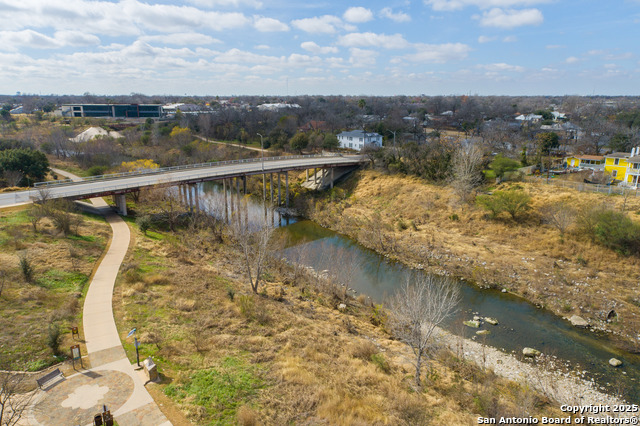 Image 10 of 20 For 333 Theo  