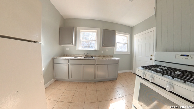 Image 4 of 12 For 538 Kayton  540