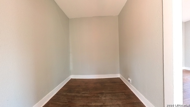 Image 6 of 12 For 538 Kayton  540