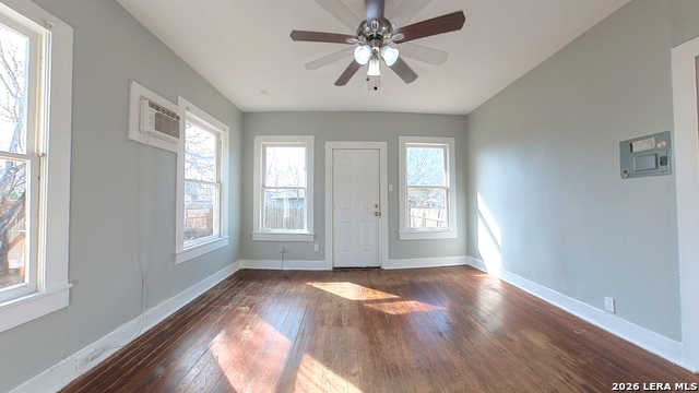 Image 9 of 12 For 538 Kayton  540