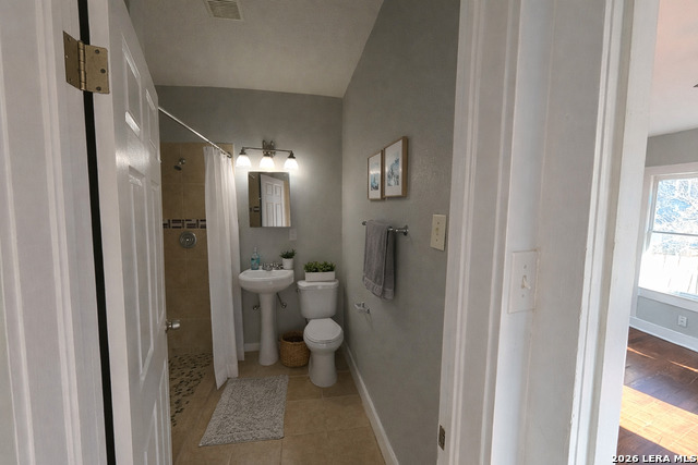 Image 14 of 16 For 538 Kayton  538