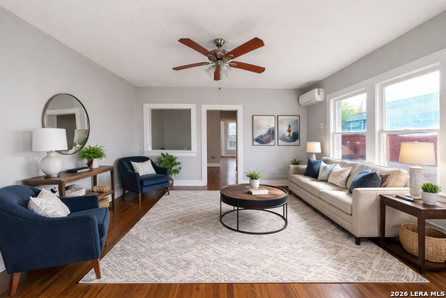 Image 3 of 16 For 538 Kayton  538