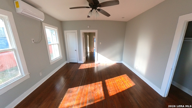 Image 4 of 16 For 538 Kayton  538