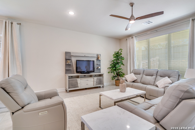 Image 4 of 25 For 1114 Aidenbaum