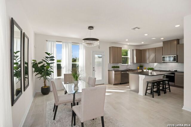 Image 10 of 53 For 14839 Vance Jackson  Unit 508