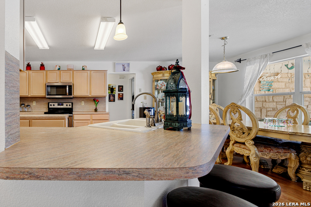 Image 17 of 58 For 837 Paddy Rd