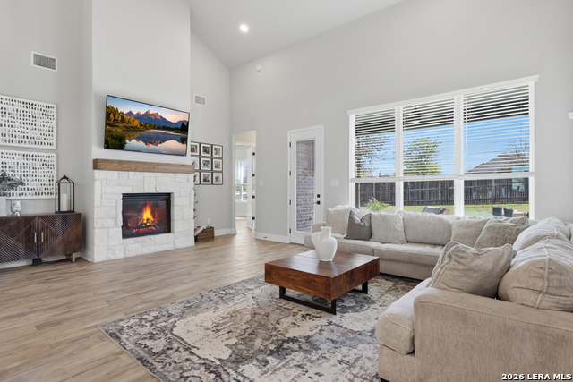 Image 15 of 44 For 28920 Windlesham Way