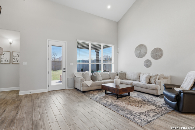 Image 17 of 44 For 28920 Windlesham Way