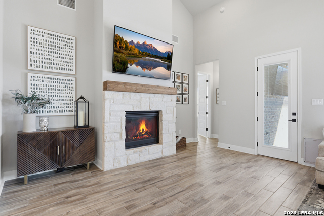 Image 19 of 44 For 28920 Windlesham Way