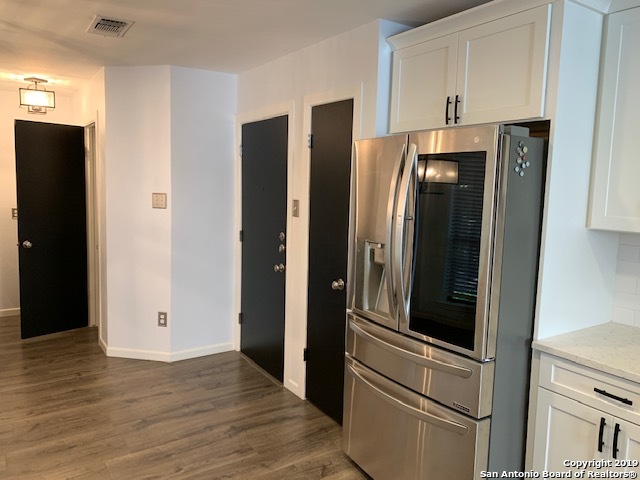 Image 4 of 19 For 2721 Poplar Grove