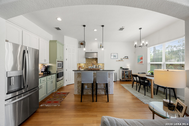 Image 10 of 54 For 502 Park Ave. E 1