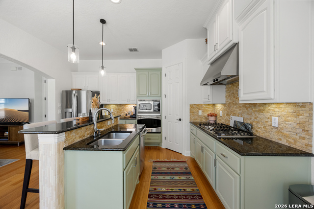 Image 12 of 54 For 502 Park Ave. E 1