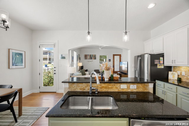 Image 16 of 54 For 502 Park Ave. E 1