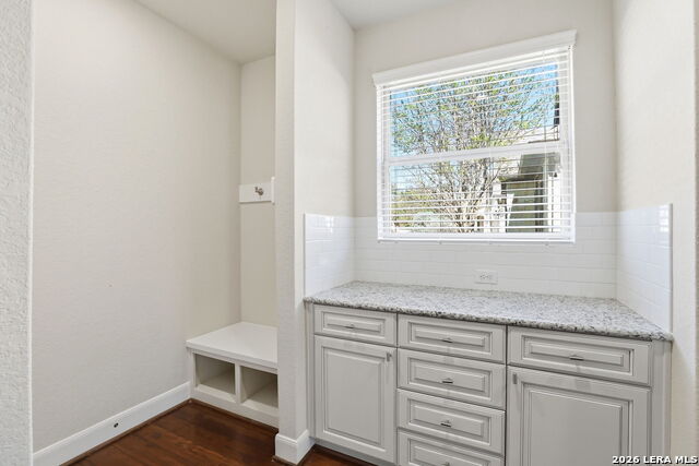 Image 6 of 36 For 8914 Fowler Hill