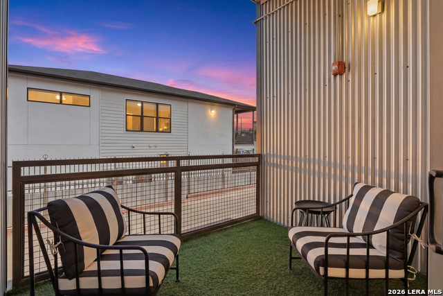 Image 17 of 30 For 831 Flores S 3114