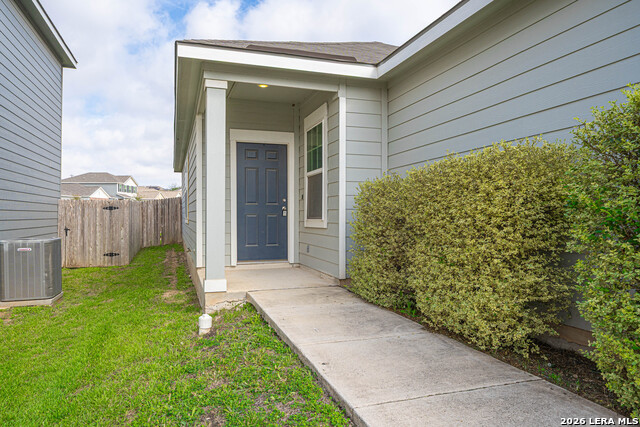 Image 2 of 20 For 13513 Flower Pond