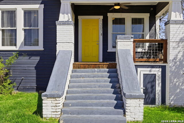 Image 4 of 40 For 1307 Kayton Ave