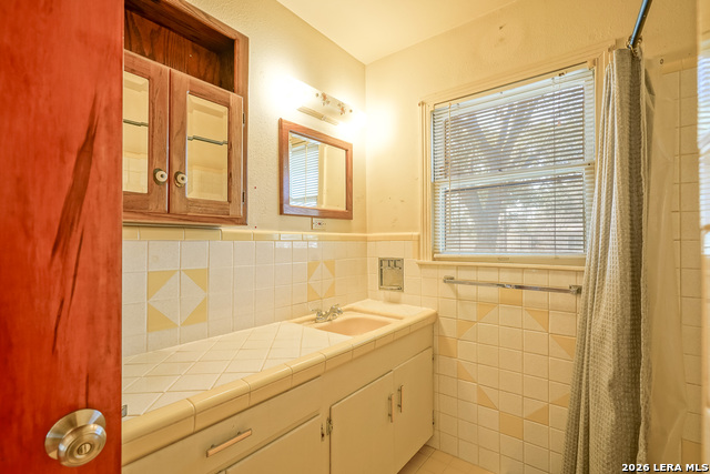 Image 19 of 40 For 2810 Kaiser  