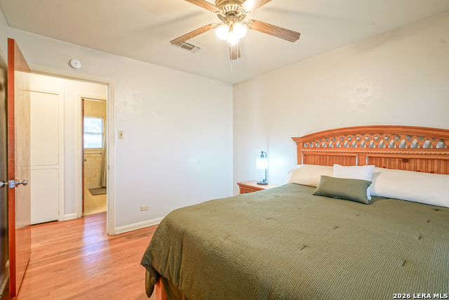 Image 23 of 40 For 2810 Kaiser  