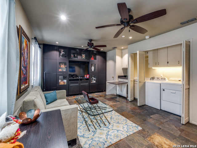 Image 13 of 25 For 10311 Red Quill