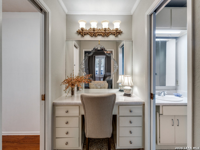 Image 16 of 25 For 10311 Red Quill