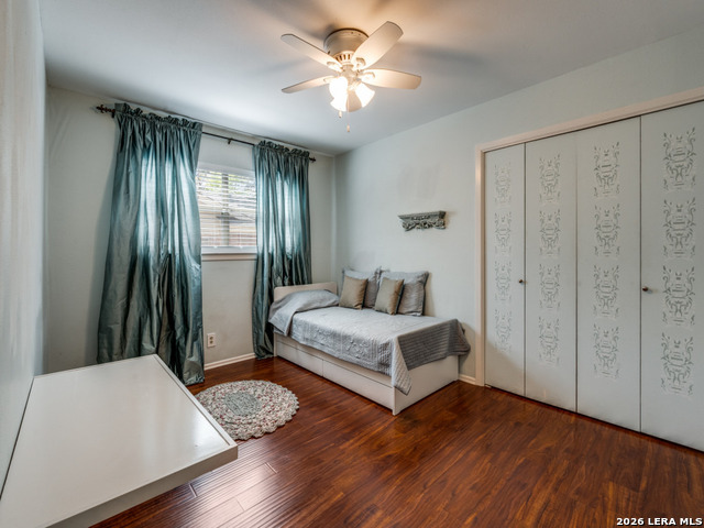 Image 20 of 25 For 10311 Red Quill