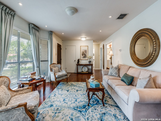 Image 4 of 25 For 10311 Red Quill